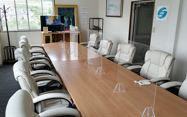 三和精機工業株式会社の会議室写真
